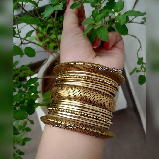 Golden bangles Set - Fashion Jewels