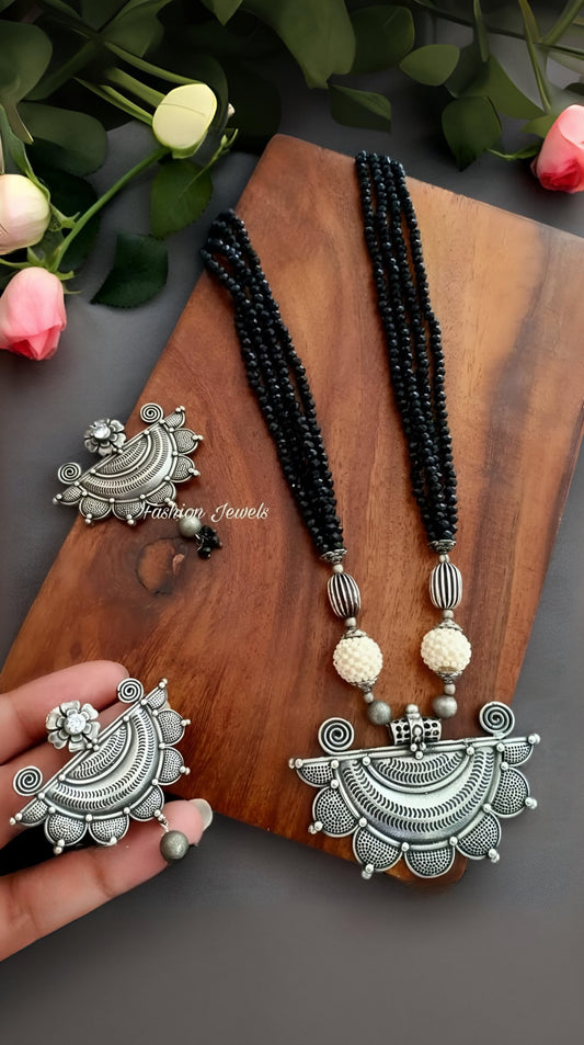 Silver lookalike zircon black beads pendant necklace set