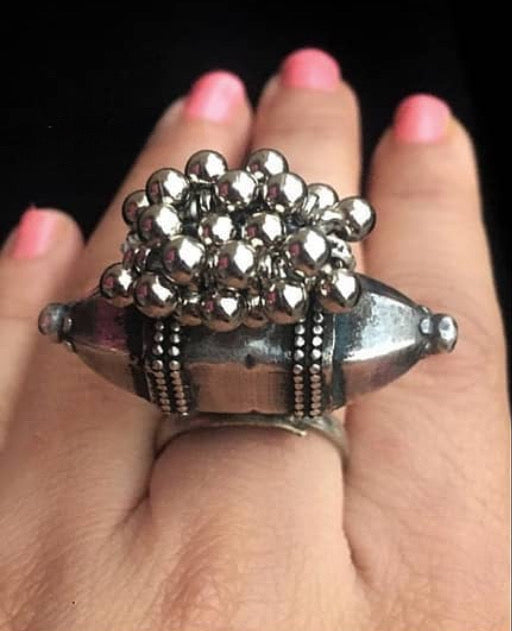 Swara Silverlook alike tabiz Ring