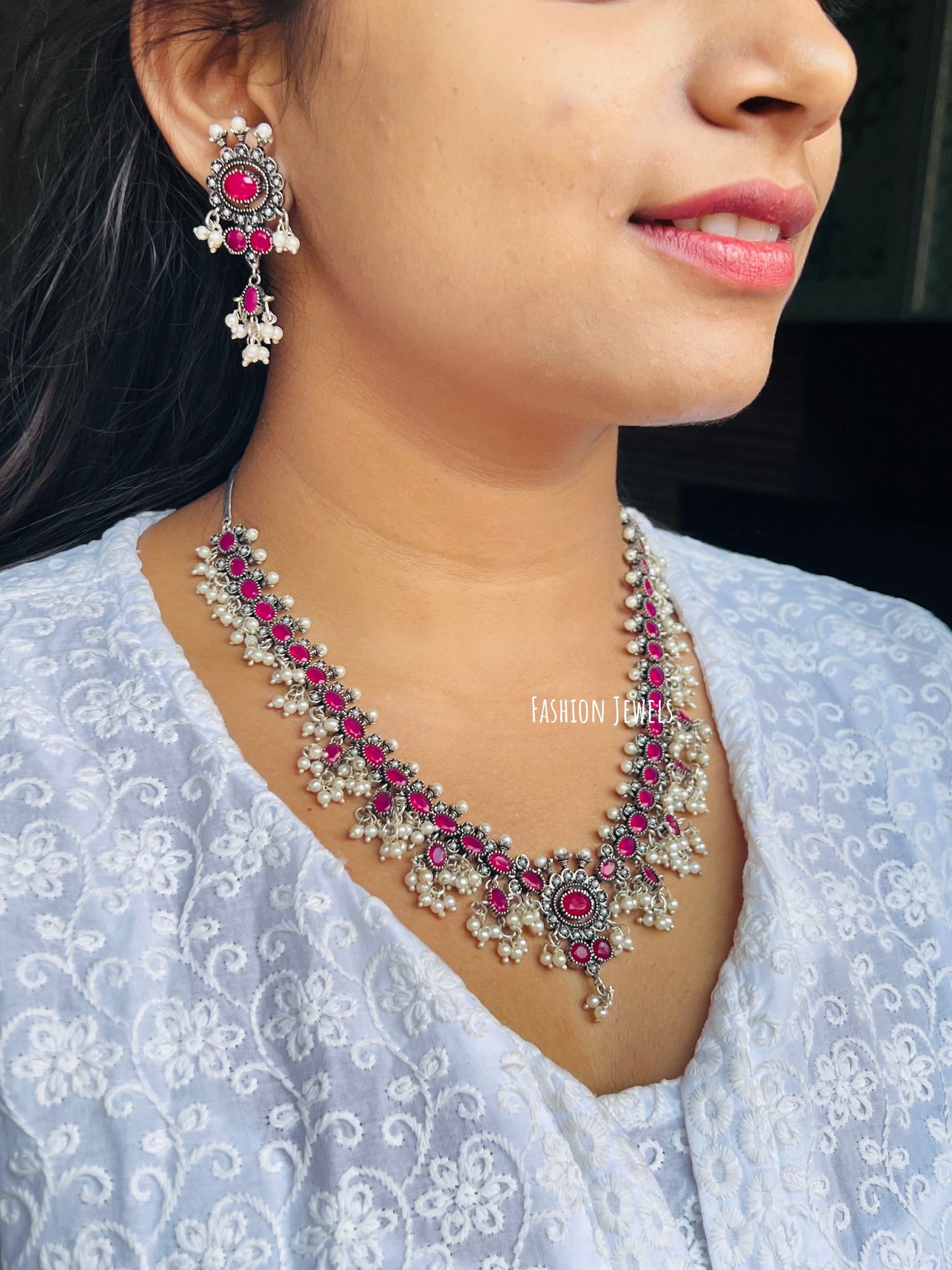 Savi Guttapusalu High Quality Pearl Necklace set - Fashion Jewels