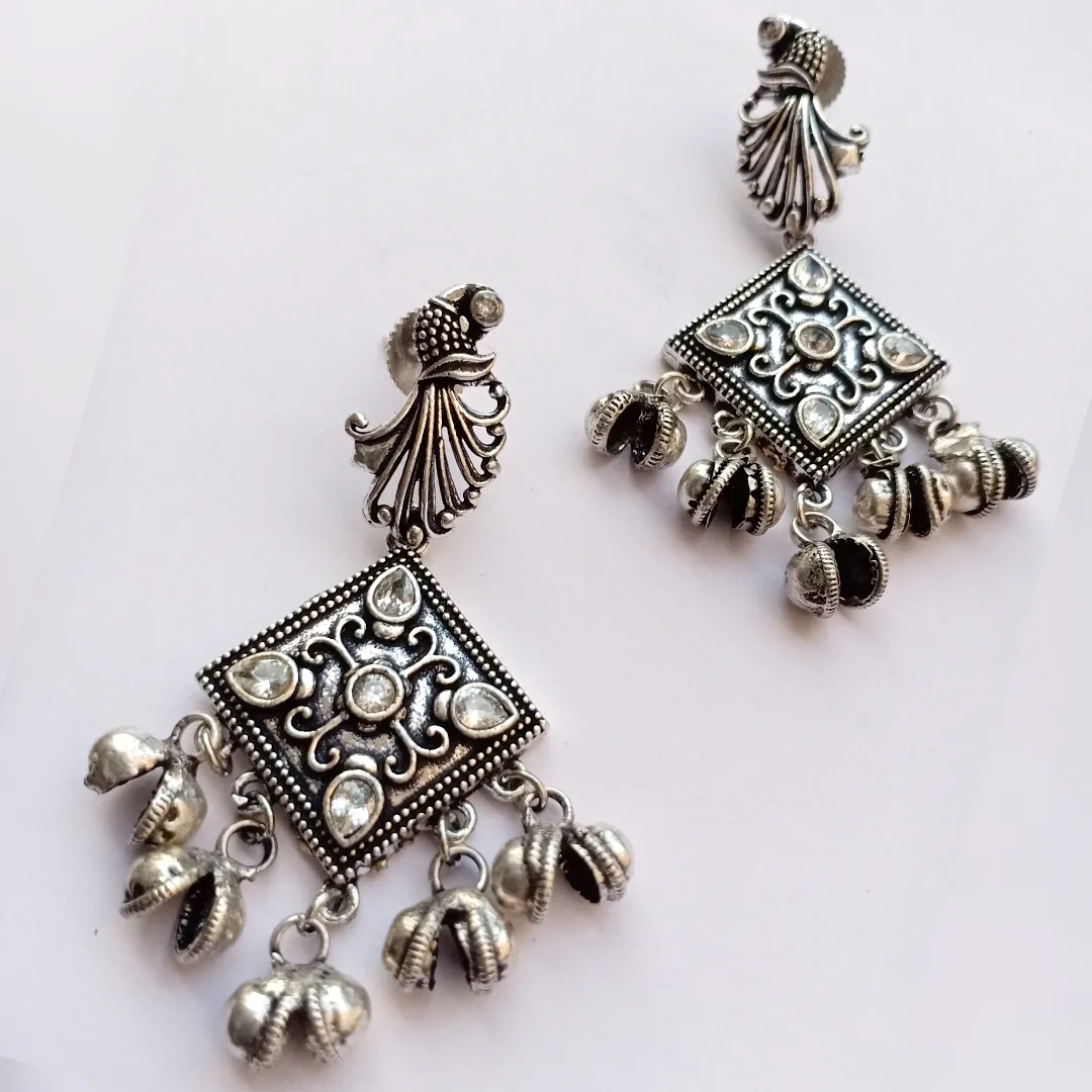 Silverlook alike Zircon stone black beaded Necklace set - Fashion Jewels