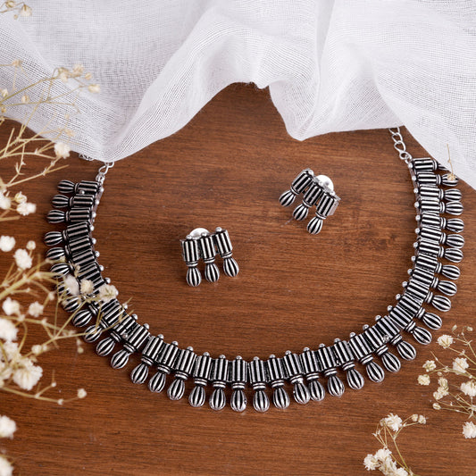 Silver sleek statement choker set - Fashion Jewels